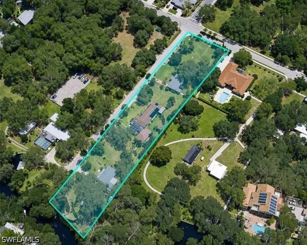 1063 Shadowlawn Drive Naples FL 34104