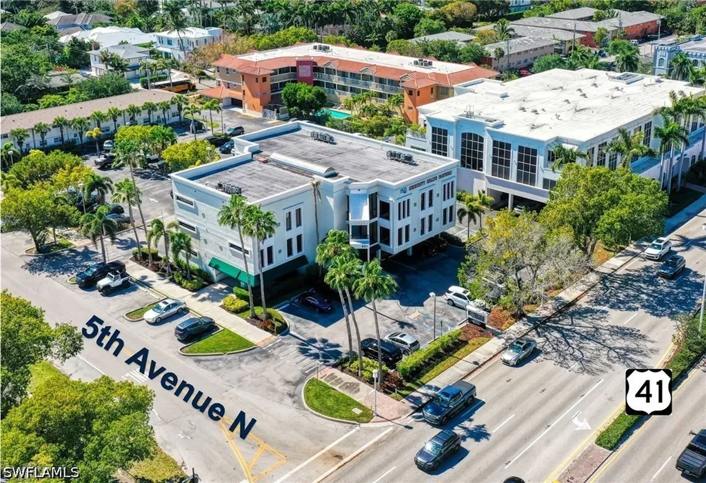851 5th Avenue N Naples FL 34102