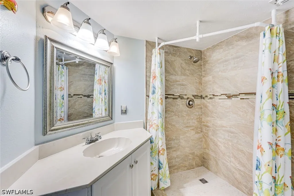 1702 Kings Lake Boulevard Naples FL 34112