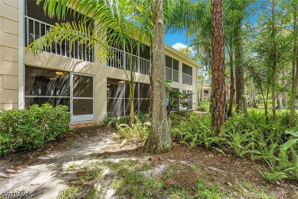 1702 Kings Lake Boulevard Naples FL 34112
