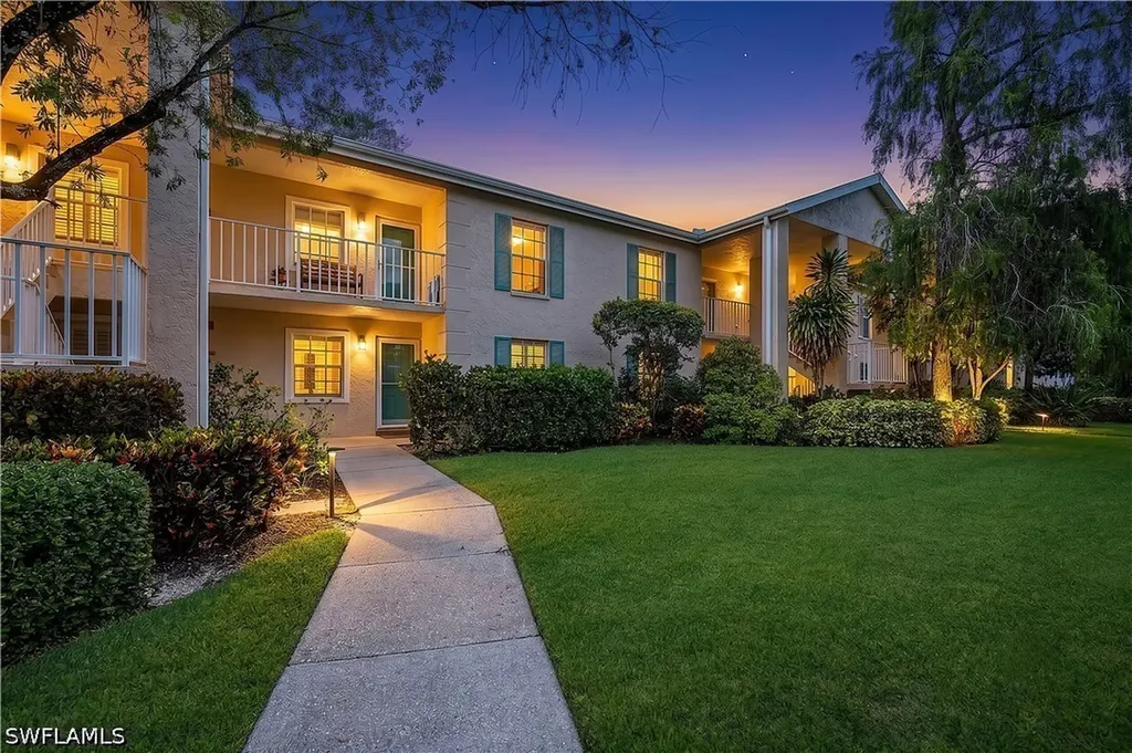 1702 Kings Lake Boulevard Naples FL 34112
