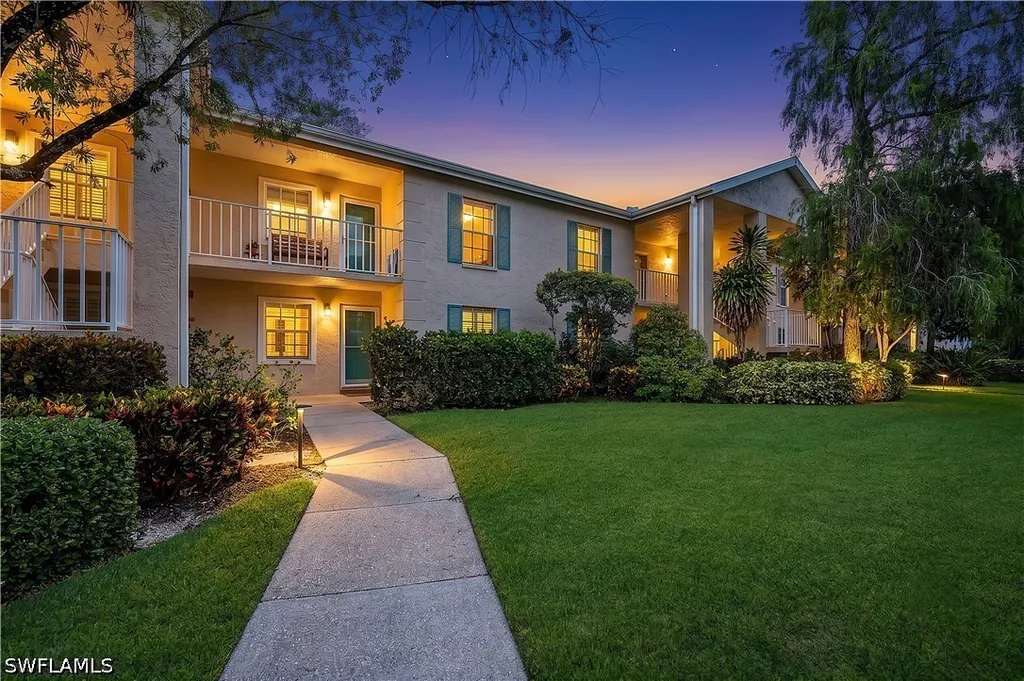 1702 Kings Lake Boulevard Naples FL 34112