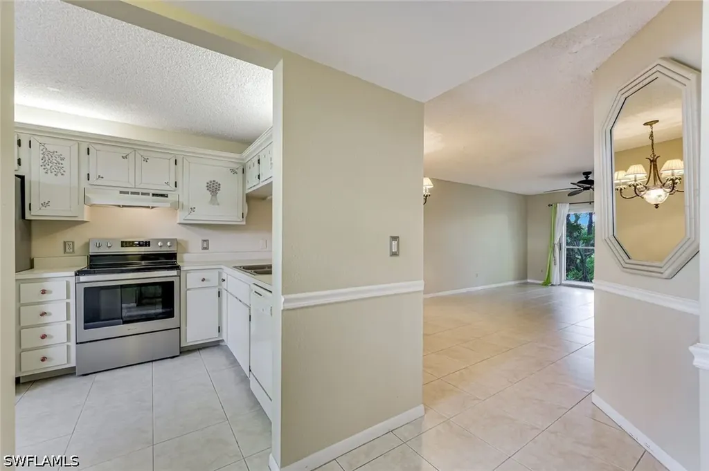 1702 Kings Lake Boulevard Naples FL 34112