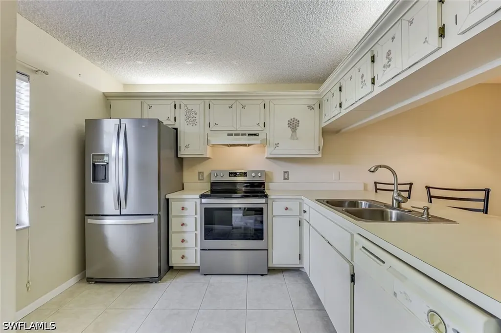 1702 Kings Lake Boulevard Naples FL 34112