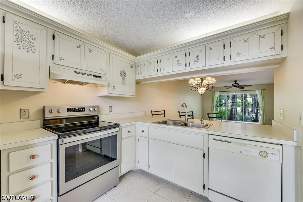 1702 Kings Lake Boulevard Naples FL 34112