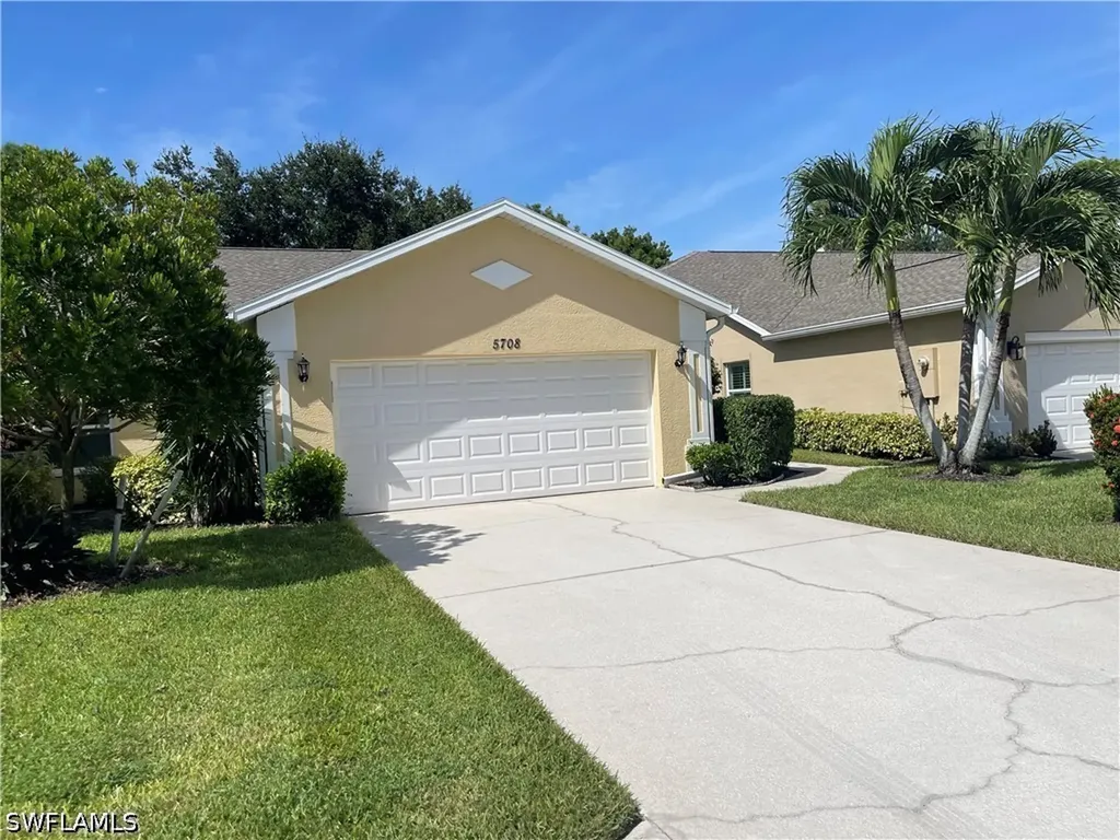 5708 Greenwood Circle Naples FL 34112