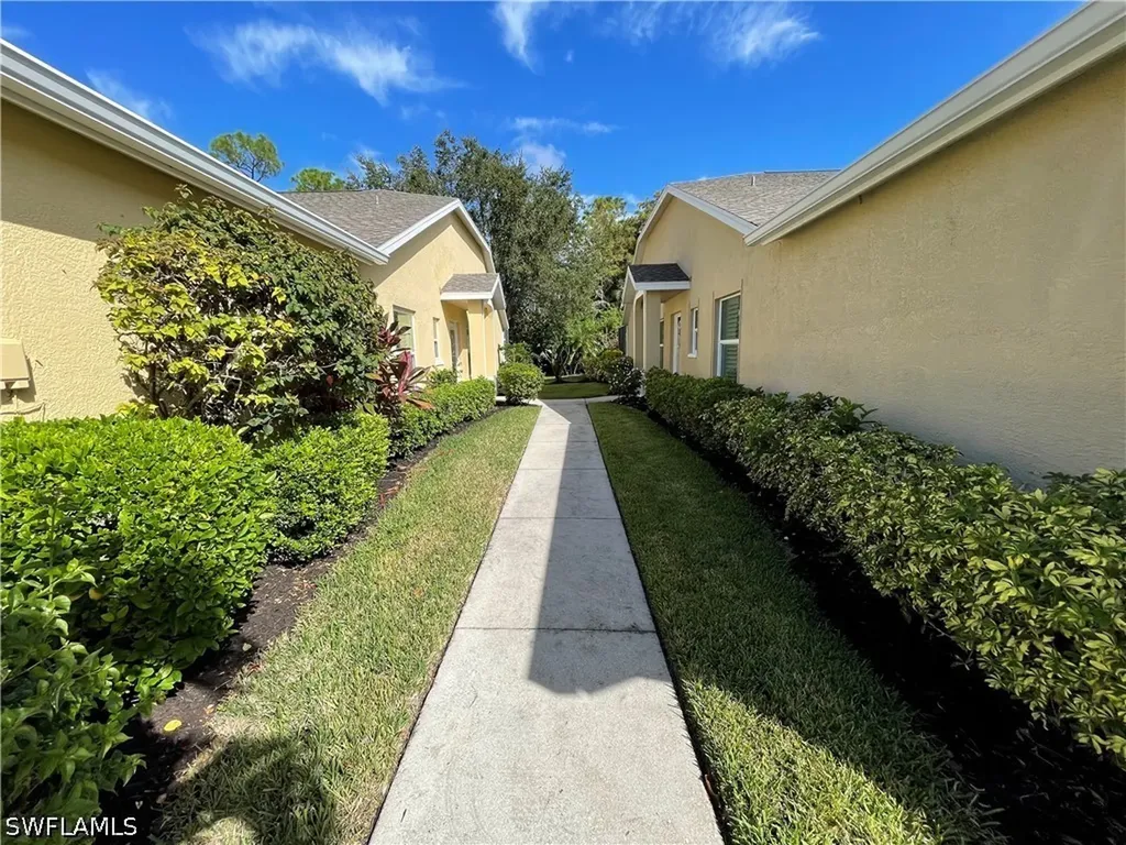 5708 Greenwood Circle Naples FL 34112