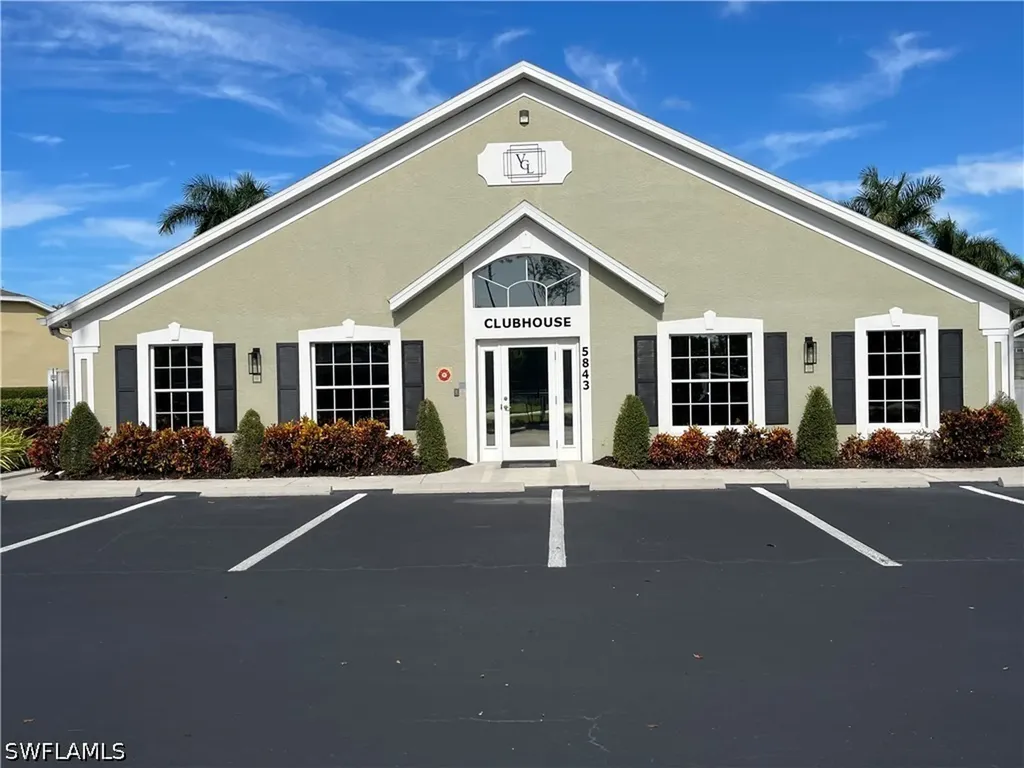 5708 Greenwood Circle Naples FL 34112