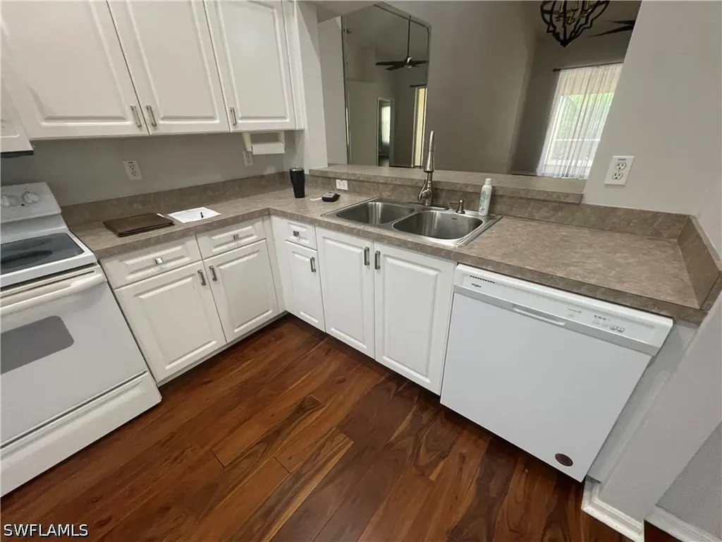 5708 Greenwood Circle Naples FL 34112