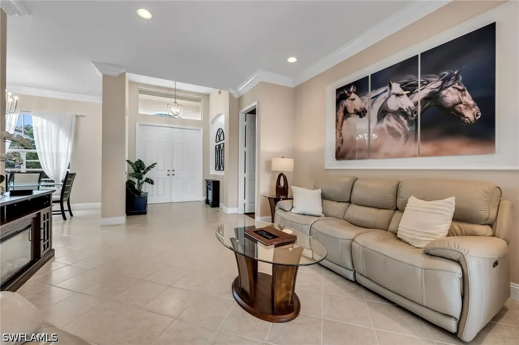 934 Tropical Bay Court Naples FL 34120
