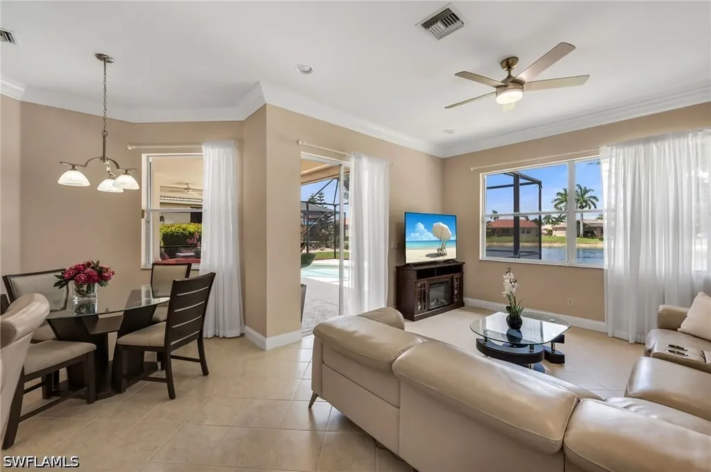 934 Tropical Bay Court Naples FL 34120