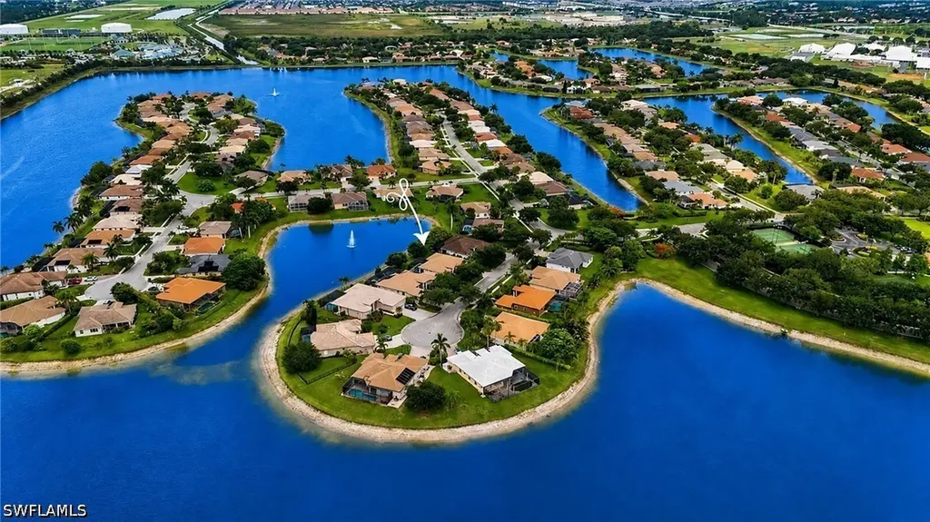 934 Tropical Bay Court Naples FL 34120