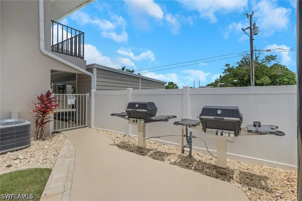 912 SW 48th Terrace Cape Coral FL 33914