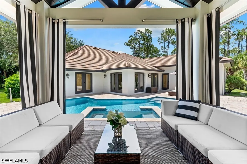 436 Corbel Drive Naples FL 34110
