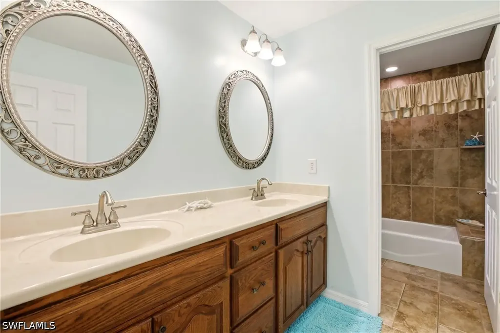 5231 Hickory Wood Drive Naples FL 34119