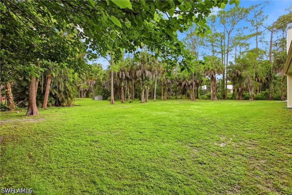 5231 Hickory Wood Drive Naples FL 34119