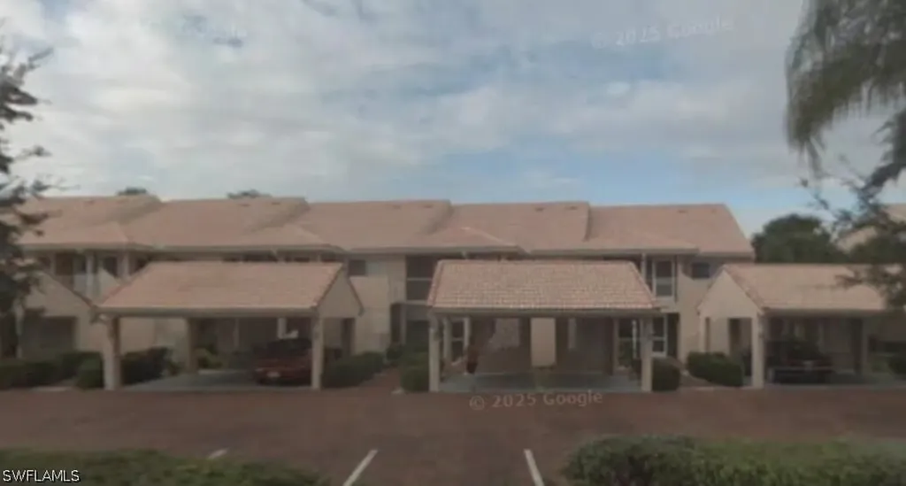 Naples FL, 2372 Hidden Lake Drive, Unit 9