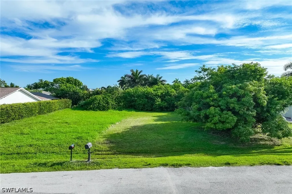 557 100th Avenue N Naples FL 34108