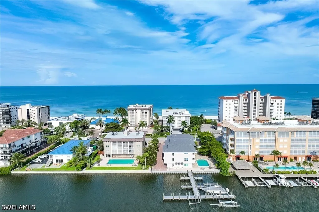 557 100th Avenue N Naples FL 34108