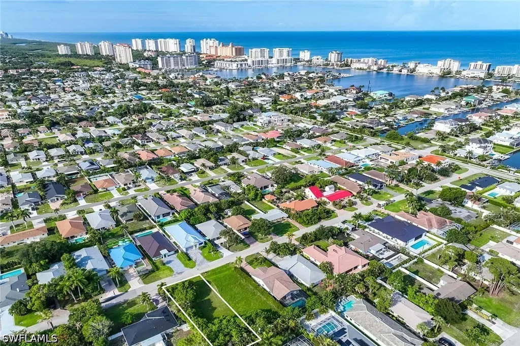 557 100th Avenue N Naples FL 34108
