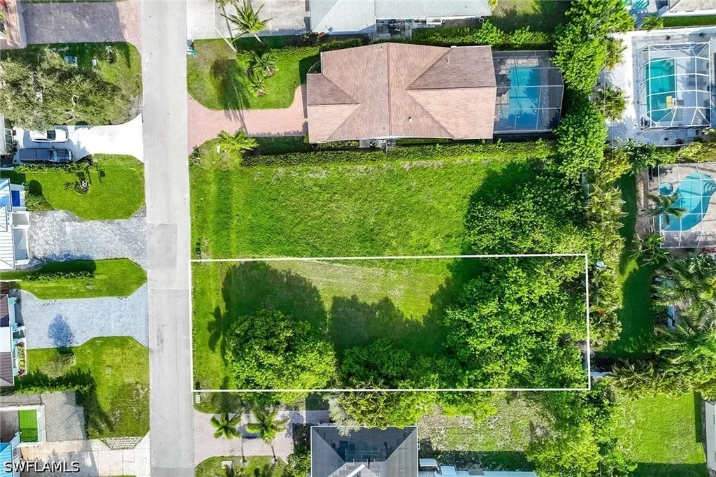 557 100th Avenue N Naples FL 34108