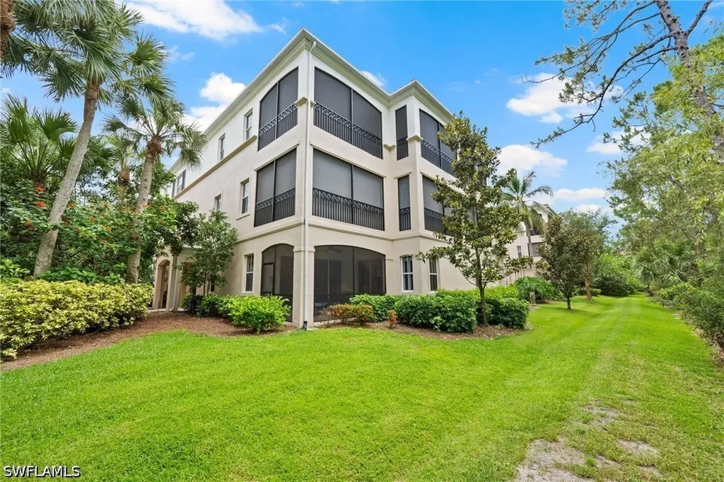 2809 Tiburon Boulevard E Naples FL 34109