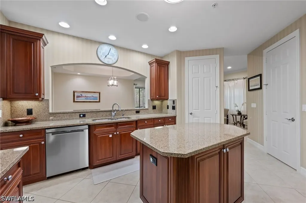 2809 Tiburon Boulevard E Naples FL 34109