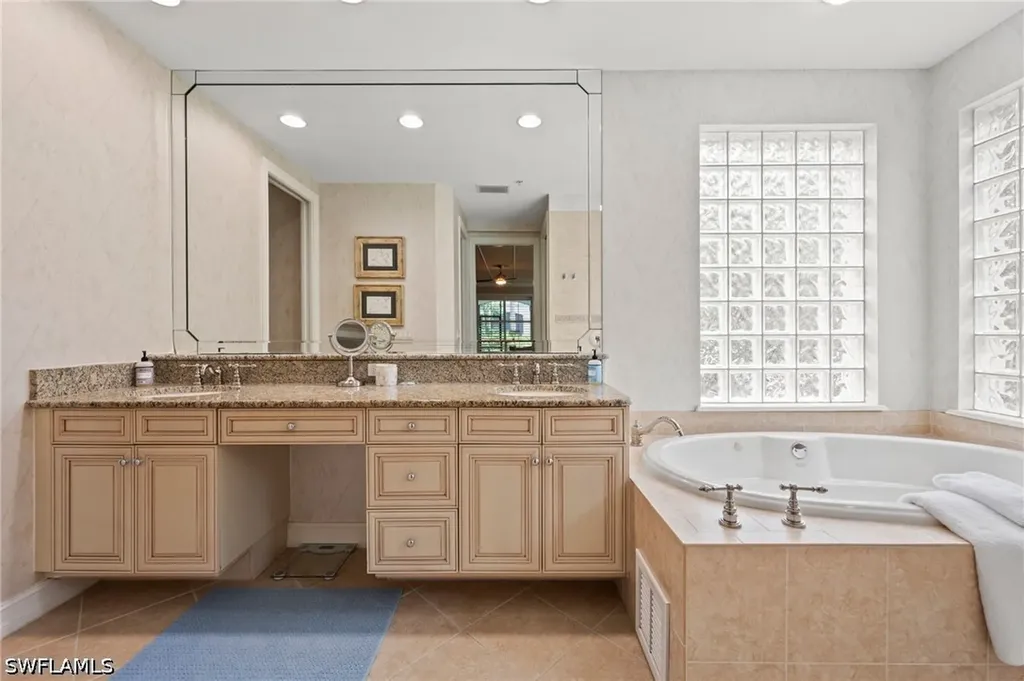 2809 Tiburon Boulevard E Naples FL 34109
