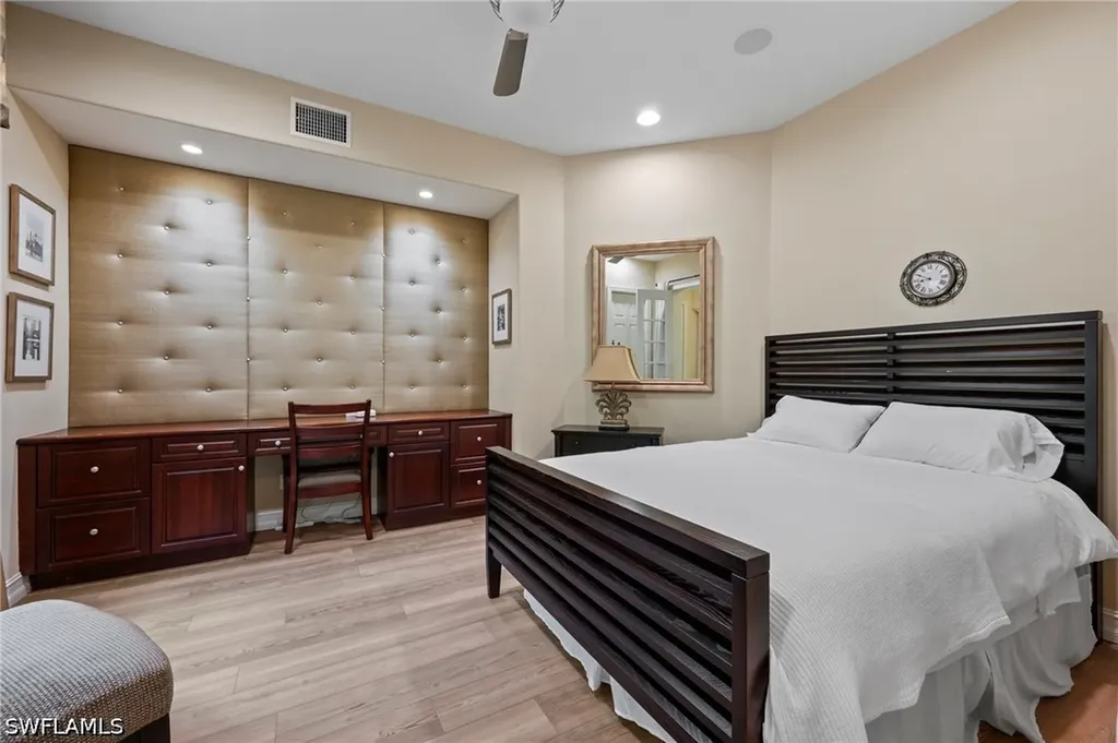 2809 Tiburon Boulevard E Naples FL 34109