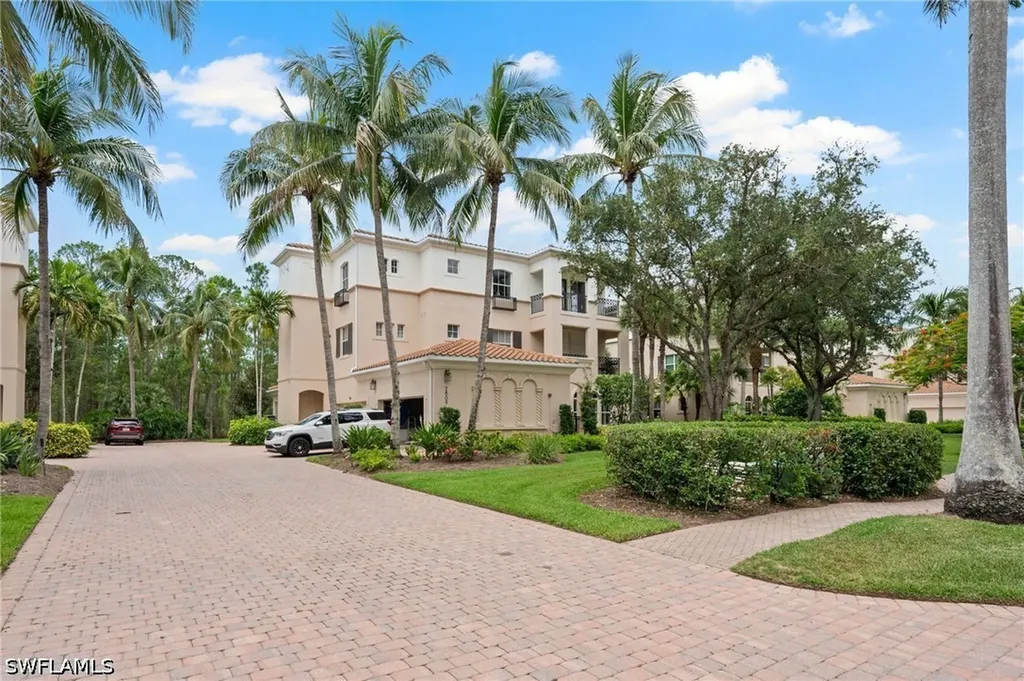 2809 Tiburon Boulevard E Naples FL 34109