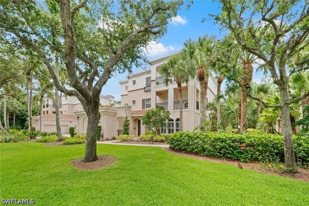 2809 Tiburon Boulevard E Naples FL 34109