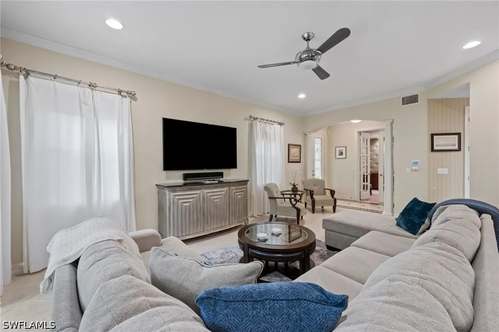 2809 Tiburon Boulevard E Naples FL 34109
