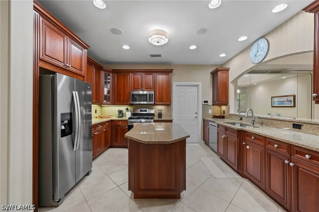 2809 Tiburon Boulevard E Naples FL 34109