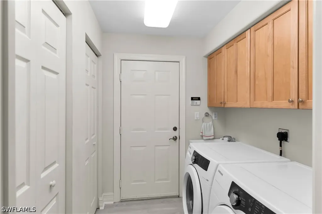 1273 Rialto Way Naples FL 34114