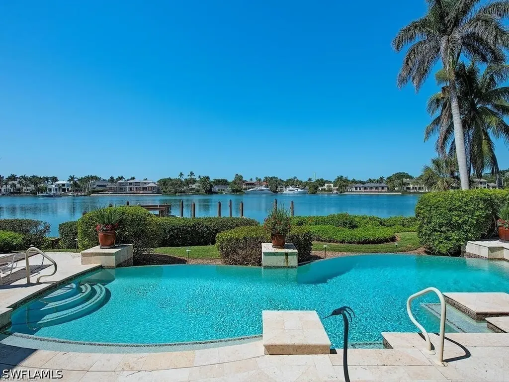 916 Spyglass Lane Naples FL 34102