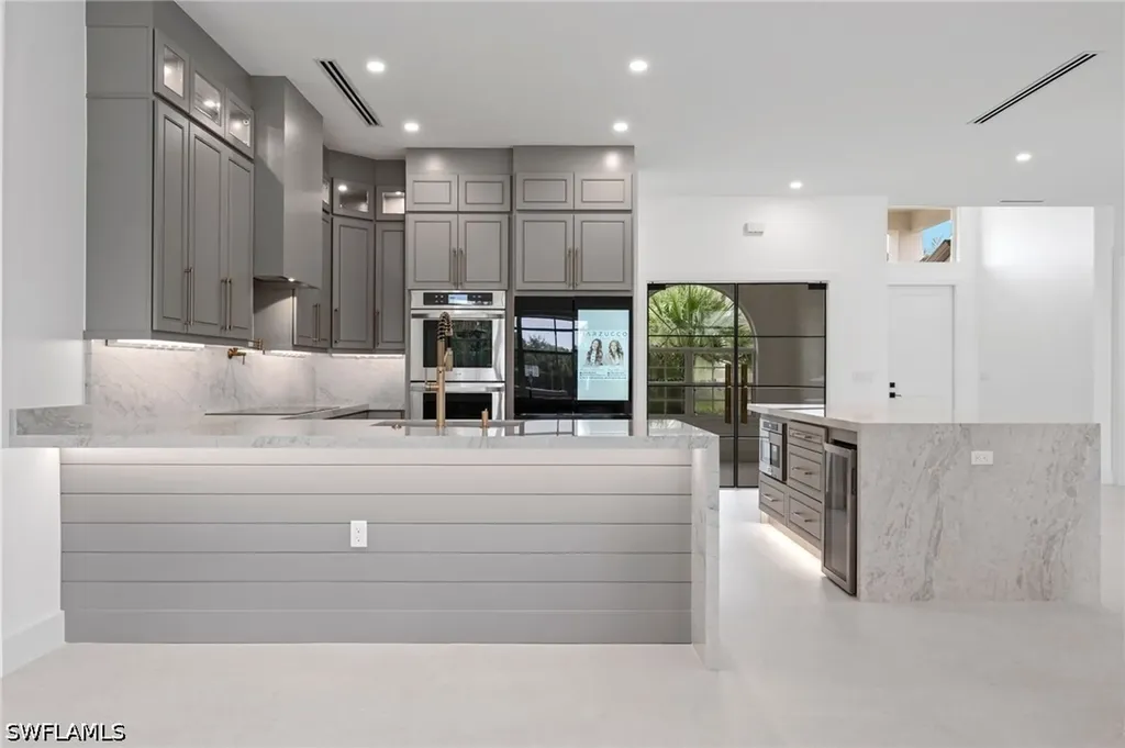 440 20th Avenue NE Naples FL 34120