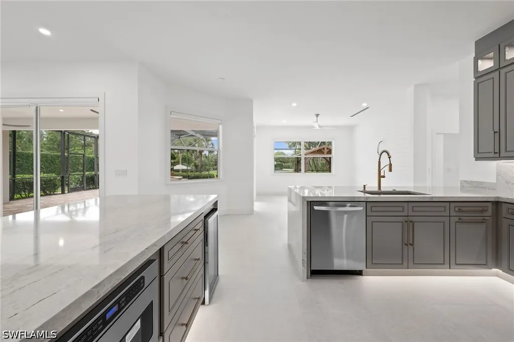 440 20th Avenue NE Naples FL 34120