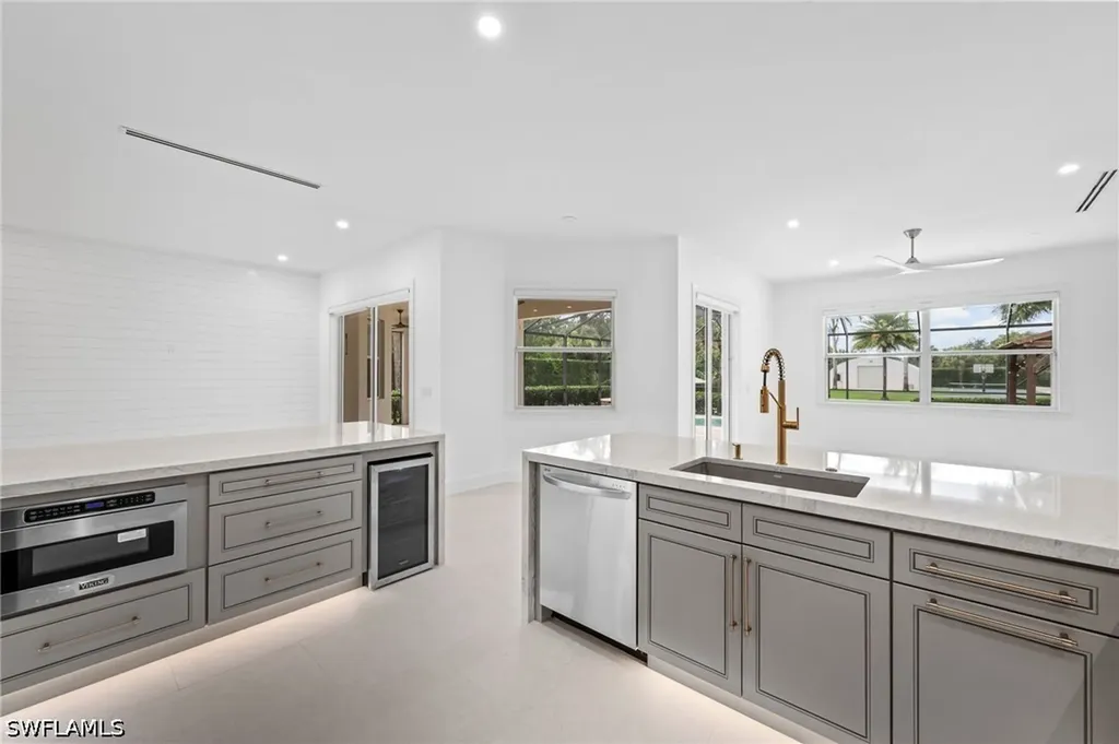 440 20th Avenue NE Naples FL 34120