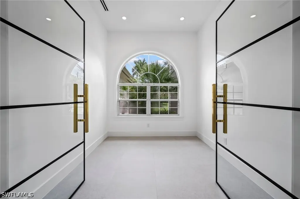 440 20th Avenue NE Naples FL 34120