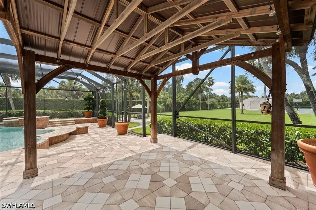 440 20th Avenue NE Naples FL 34120