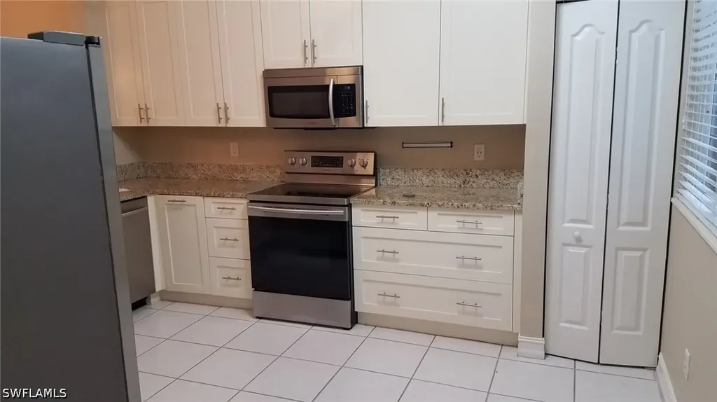 670 Luisa Lane Naples FL 34104