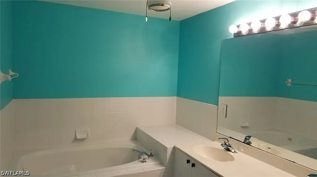 670 Luisa Lane Naples FL 34104