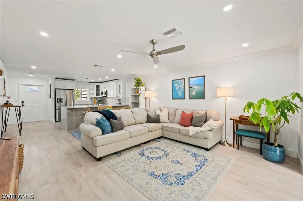 1656 Spoonbill Lane Naples FL 34105