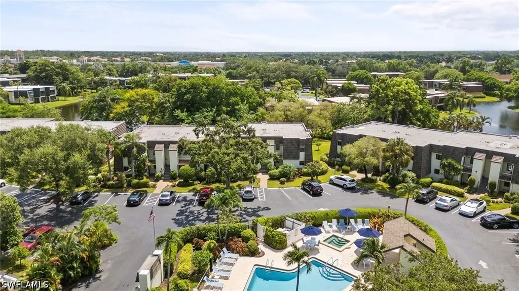 1656 Spoonbill Lane Naples FL 34105