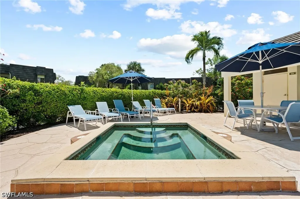 1656 Spoonbill Lane Naples FL 34105