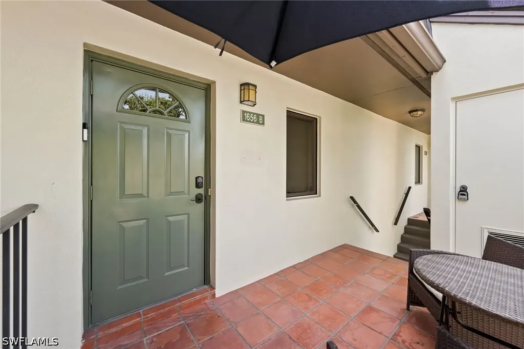 1656 Spoonbill Lane Naples FL 34105