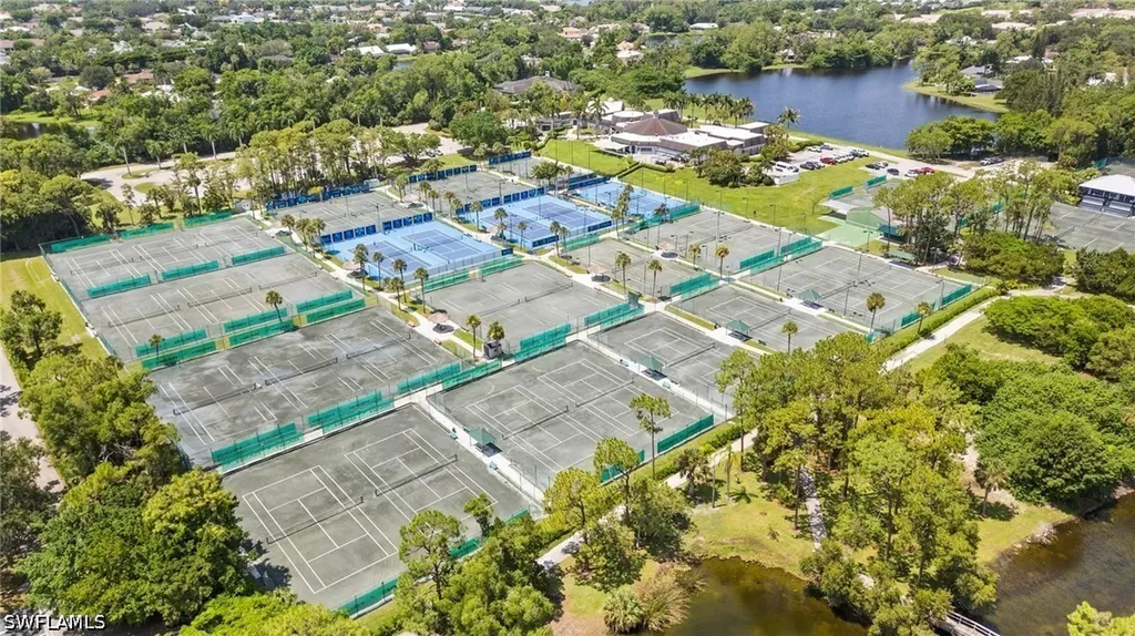 1656 Spoonbill Lane Naples FL 34105