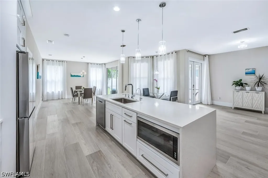 8260 Laurel Lakes Boulevard Naples FL 34119
