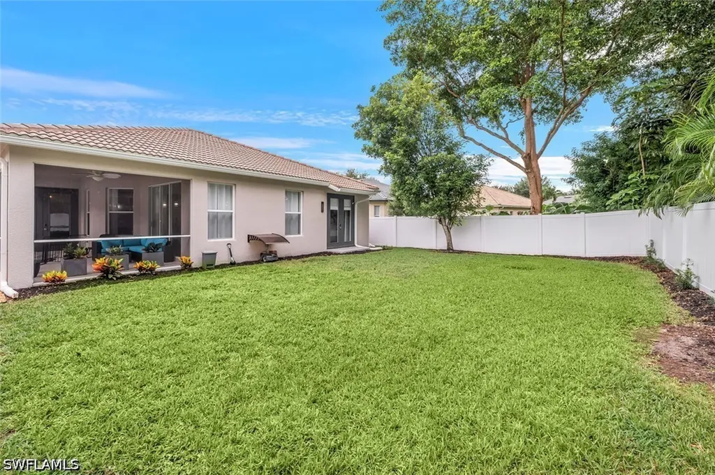8260 Laurel Lakes Boulevard Naples FL 34119