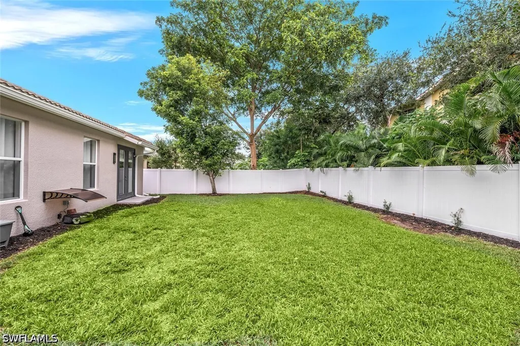8260 Laurel Lakes Boulevard Naples FL 34119